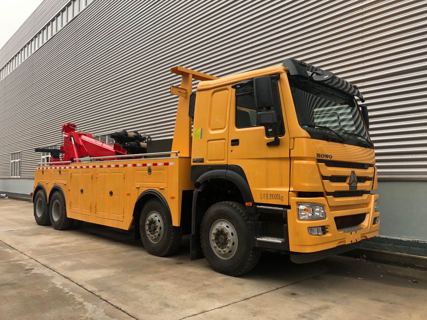 重汽豪沃前四后八380马力重型清障车